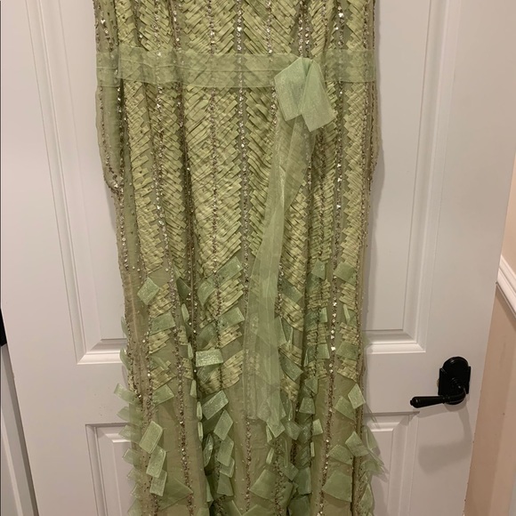 Carolina Herrera embellished gown - Picture 9 of 16